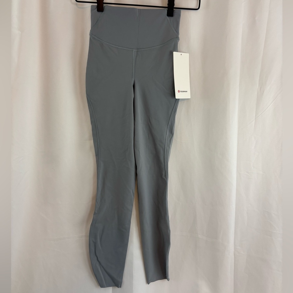 NWT Lululemon sz2 Base Pace HR Tight 25” Leggings in gray… - Picture 2 of 7